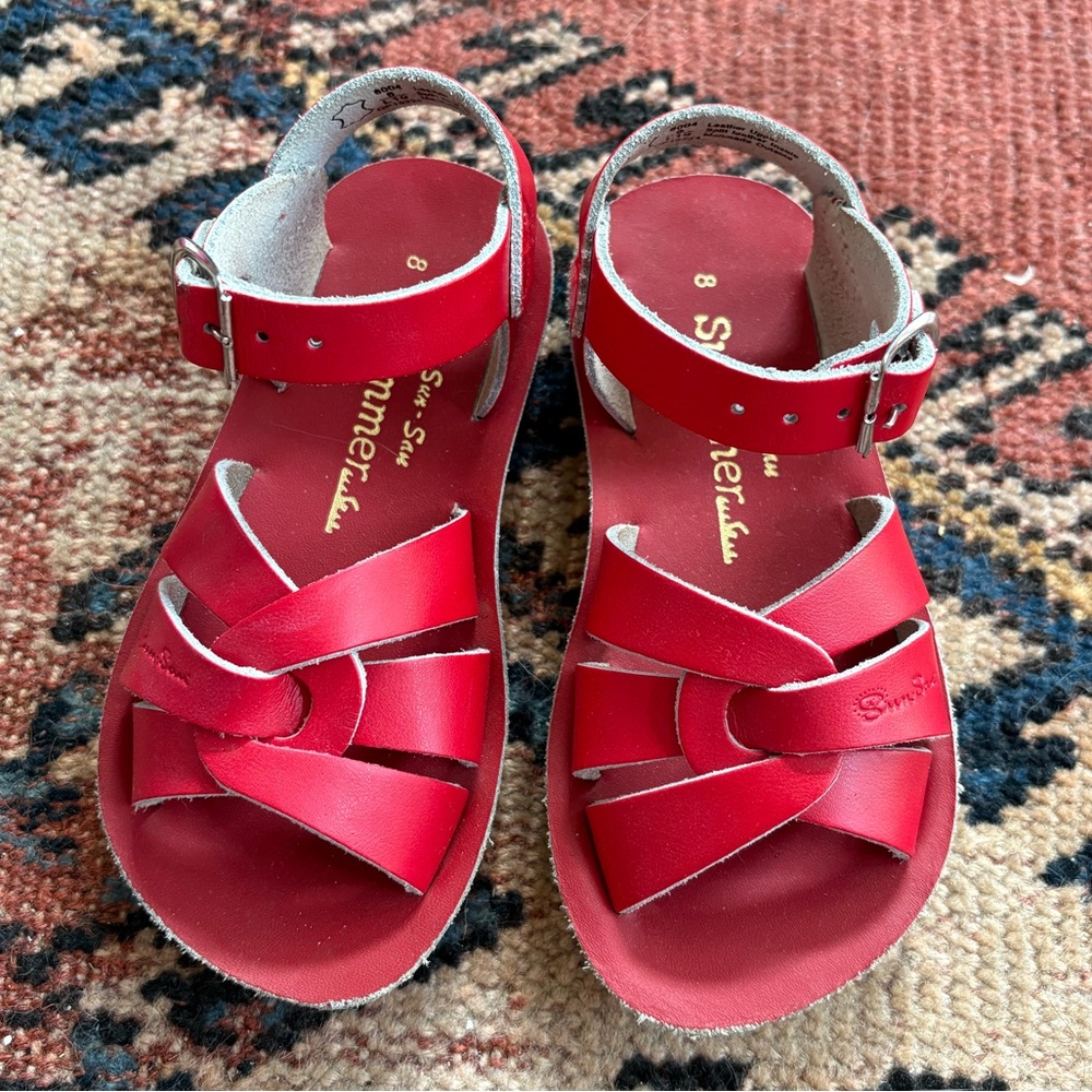 Like new Saltwater sandals